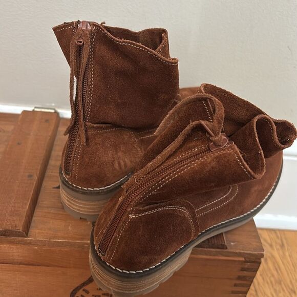 Antonio De Faria Mila Genuine Suede Leather Lug Sole Zp Up Ankle Booties 9 - Picture 3 of 5